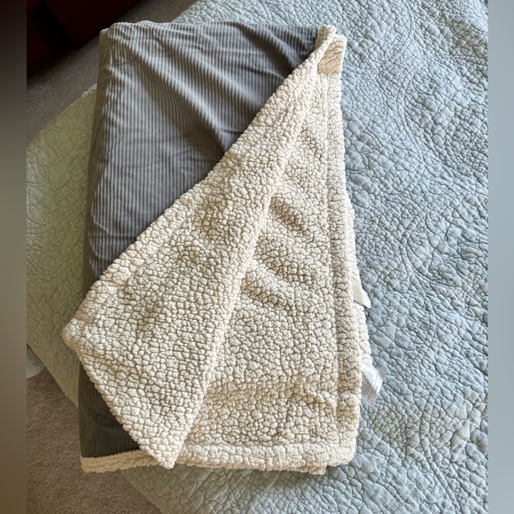 LEGO throw blanket - Picture 2 of 3